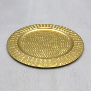 Platos de hierro para servir alimentos recubiertos con plato de metal de color dorado para mesa de comedor hecho a mano - Product Image 1