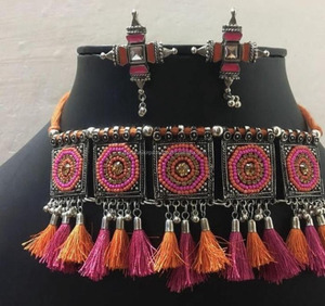 <b>Beads</b> Tassel Thread Elegant <b>Necklace</b> Latest Design <b>Beads</b> <b>Necklace</b> - Product Image 1