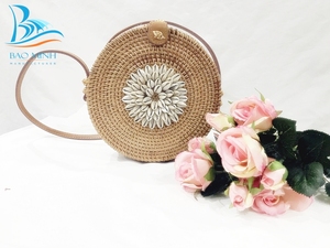 Bolso de Ratán con Conchas Marinas, Imprescindible Este Verano en Vietnam - Product Image 5