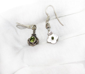 Pendientes de peridoto natural 925 plata esterlina bisel personalizado IGI pendientes joyería de piedras preciosas mujeres moda fina al por mayor - Product Image 4
