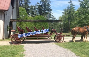 Latest Victorian Horse Carriage <b>for</b> <b>Sale</b> Royal Horse Drawn Carriages Manufacturer Wedding Horse Drawn <b>Buggy</b> <b>for</b> <b>Sale</b> - Product Image 3
