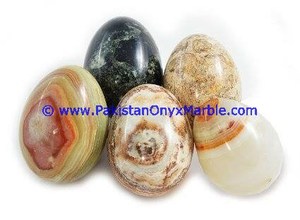 Grossiste en œufs en pierre d'onyx sculptés et polis, pierres précieuses pour la décoration de la maison, style amour, souvenir - modèle - Product Image 5
