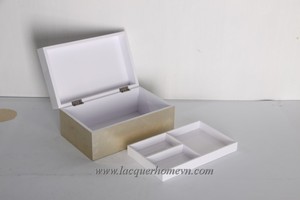 Romantic Velvet Jewelry Necklace White Lacquer <b>Box</b> - Product Image 2