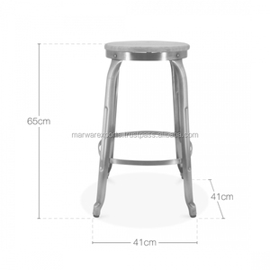 Tabouret de bar industriel en métal avec assise en manguier - Product Image 3