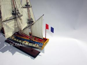 Barco modelo de madera UNICORNE/LA LICORNE de alta calidad, regalo novedoso, barco artesanal a la venta - Product Image 4