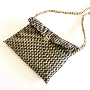Elegant Zigzag Seagrass Clutch Bag From Vietnam - Product Image 2
