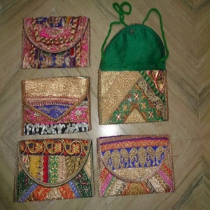 Nouveau fait à la main multicolore Patchwork coton Designer chaîne pochette sacs à main longue RFID fermeture à glissière fournisseur en gros de l'Inde - Product Image 4