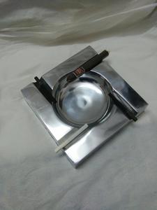 Cendriers en métal de gros d'usine pour fumer Tabletop Shake Purpose Wear - Product Image 3