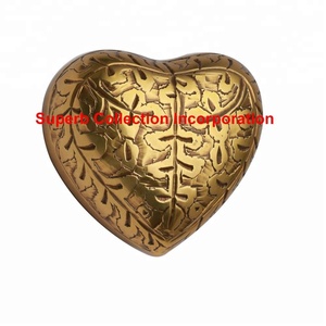 Bronze Chêne Coeur urne - Product Image 1