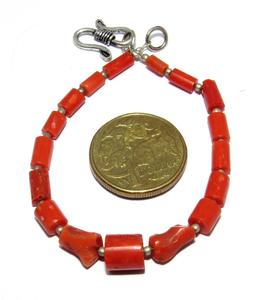 Pulsera en forma de tubo de coral natural italiano con cuentas Rojas - Product Image 2