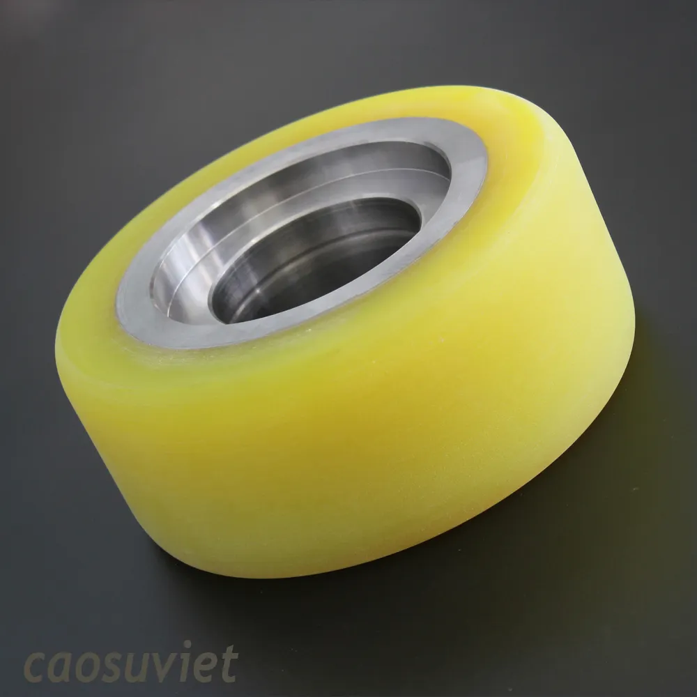Polyurethane caster wheel made with rubber