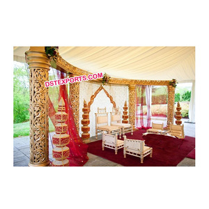 Conjunto de escenario de pilares tallados de fibra de diseño Mandap de estilo abierto dorado para boda, sillas Mandap de boda india para SaleUSA - Product Image 1