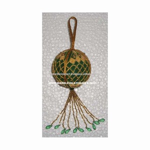 Fabricante y exportador de nuevos productos antiguos con bola colgante personalizada de adornos de decoración navideña Zari hechos a mano - Product Image 1