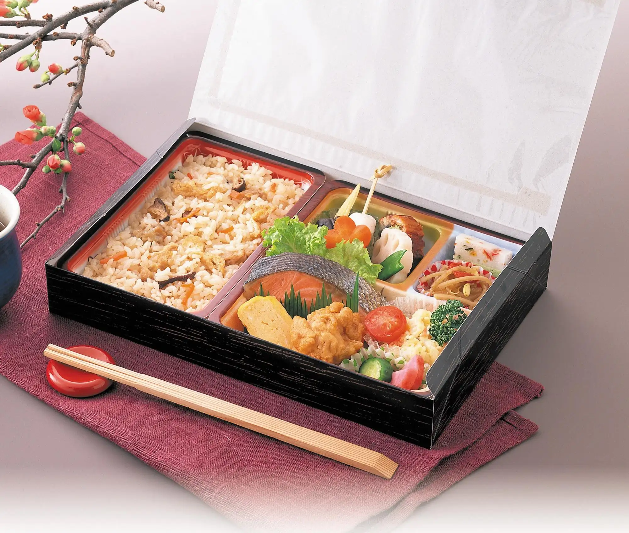 Card Board Milieuvriendelijk Papier Voedsel Container Bento Lunch Box Wegwerp 4 Compartiment Papier Verpakking Japan Gemaakt Voedsel Opslag