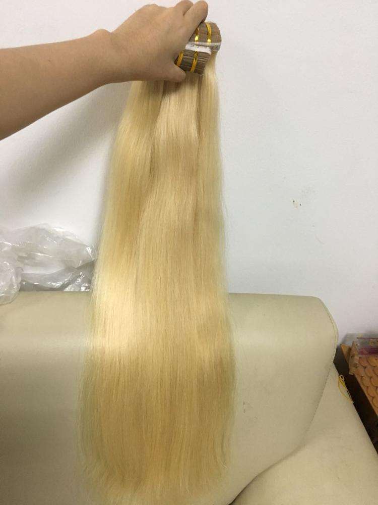 สีเหลือง