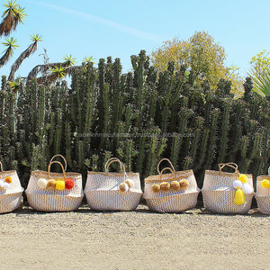 Cesta de vientre Natural de algas marinas con pompones de color rosa claro - Product Image 4