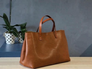 กระเป๋าโท้ทหนังสีน้ำตาลขนาดใหญ่ AM-0004 งานแฮนด์เมดพิเศษ หนังมาร์คฮอร์ลายลูกกวาด หูหิ้วสองข้าง พกพาสะดวก - Product Image 2