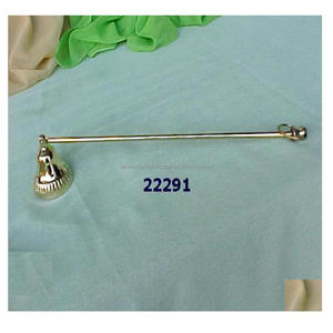 Éteignoir à bougie en laiton massif fait à la main en métal doré Éteignoir à bougie à long manche Aspect classique Éteignoir à bougie en or - Product Image 2