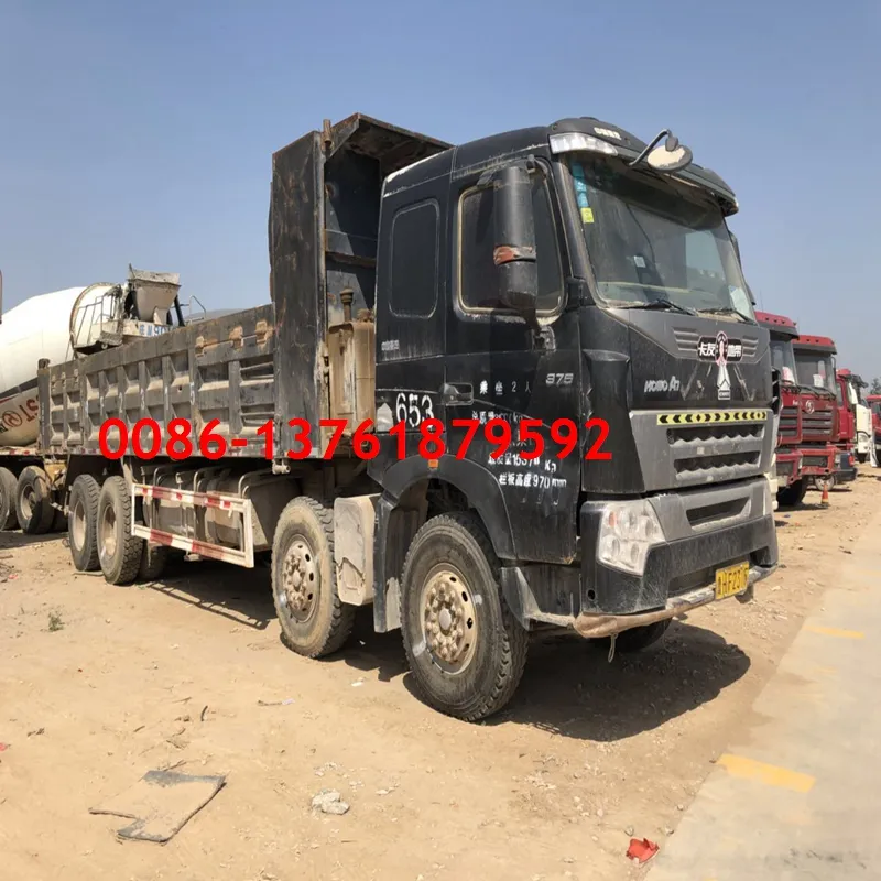 HOWO Sinotruk A7 Truk Pembuang Pasir 8X4 Bekas