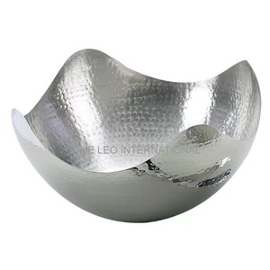 Cuenco decorativo de diseño de forma Irregular con textura martillada pulida brillante Cuenco de comida de metal de aluminio - Product Image 1