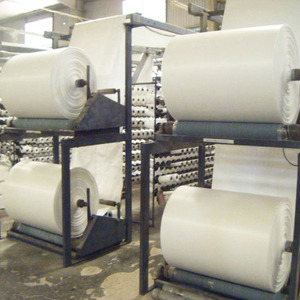 Chất lượng cao Việt <span class=keywords><strong>PP</strong></span> dệt vải nhuộm hình ống/phẳng ở dạng cuộn bán buôn ngoài trời dệt túi nhiều lớp không dệt kỹ thuật - Product Image 3