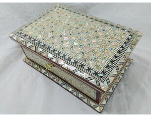 Boîte à bijoux en mosaïque noire de perles, magnifique bibelot égyptien en forme rectangulaire, 15 pièces, J47 - Product Image 1