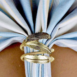 Rond de serviette en laiton feuille de palmier argenté décor de table en métal exotique pour salle à manger, mariages, événements et fêtes en vrac disponible - Product Image 4