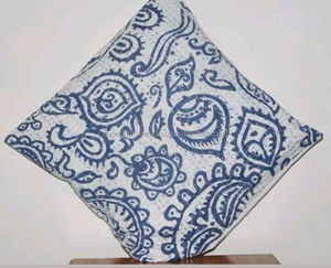 หมอนอิงผ้าฝ้าย Kantha กลางแจ้ง - Product Image 1