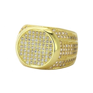 Anillo Clásico de Oro Amarillo con Incrustaciones Laterales de Circonitas Cúbicas, Engaste Pavé, 20 mm de Ancho, Nuevo y Moderno, Ideal para Fiestas y Aniversarios - Product Image 1