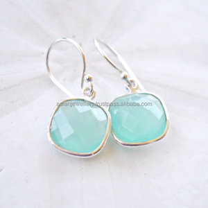 Boucles d'oreilles en argent sterling 925 Aqua Calcedony Gemstone avec lunette en or vermeil pour mariages, fêtes et cadeaux - Product Image 1