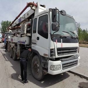 Bomba de cemento montada en camión, bomba de cemento de 37m montada en camión Izusu - Product Image 1