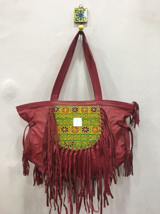 Bolso de hombro de cuero PU para mujer con gran capacidad y bordado para viajar al por mayor - Product Image 3