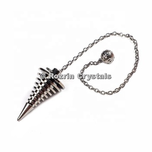 Pendules torsadés en laiton - Product Image 1