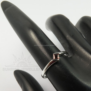 แหวนสวยขนาดเล็กมีสไตล์ เลือกขนาดใดก็ได้ ส้มกรุธรรมชาติ พีริโดทและอเมทิสต์ อัญมณี 925 เงินสเตอร์ลิงแท้ - Product Image 3