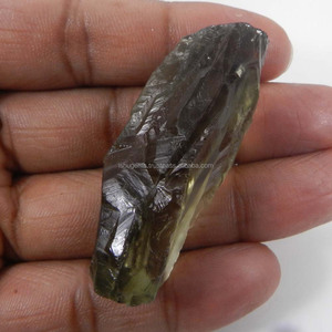 Pierre précieuse brute d'améthyste verte brésilienne de forme libre Ishu Gems 53x21mm 125,40 carats naturelle pour la fabrication de bijoux - Product Image 2