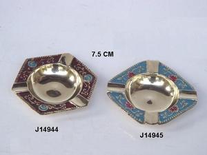 Cendrier en laiton peint à l'émail de forme géométrique, artisanat indien en métal, objet d'art latéral en laiton - Product Image 6