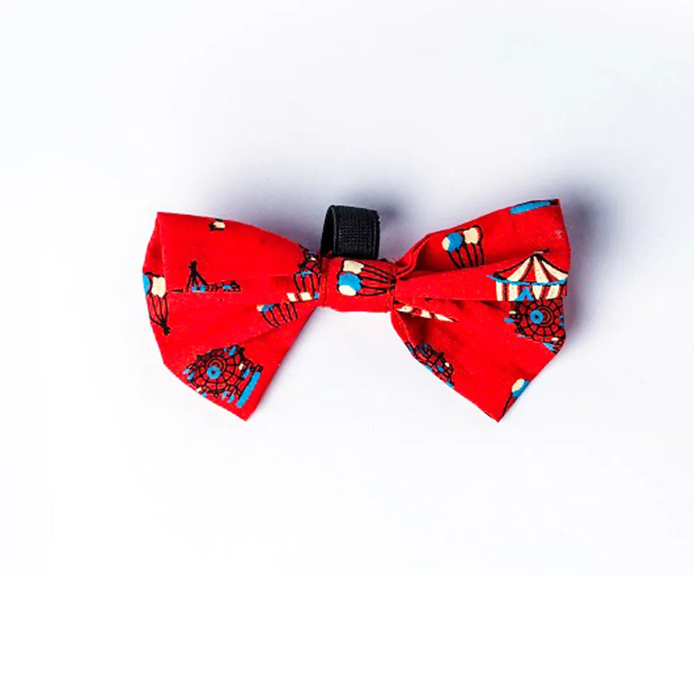 犬の蝶ネクタイの襟犬のためのクリスマスの蝶ネクタイサプライヤーのおもちゃ犬のアクセサリーペット用品カスタムプリント