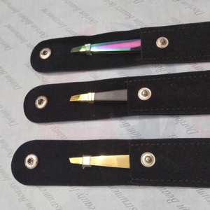 ขอแนะนำแหนบถอนขนคิ้วสีทองสีรุ้งผิวสีดำพร้อมกระเป๋ากำมะหยี่สีดำ - Product Image 1