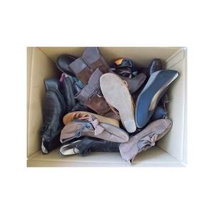 Automne Hiver Chaussures d'occasion pour femmes et hommes au Japon Différents styles pour les saisons de printemps et d'été - Product Image 1