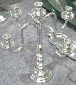 Élégant candélabre de mariage en métal à 5 lumières Nouveau design Bougeoirs et lanternes pour décorations de mariage - Product Image 2