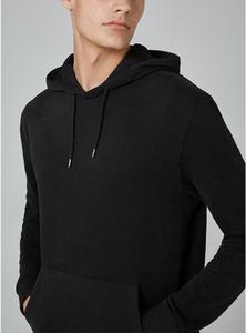 Sudadera con capucha The Ultimate Black Pullover hecha con algodón polar ultrasuave de primera calidad para una comodidad superior - Product Image 6