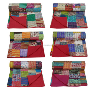 Edredón Kantha de retazos de seda y algodón de tamaño Queen - Product Image 4