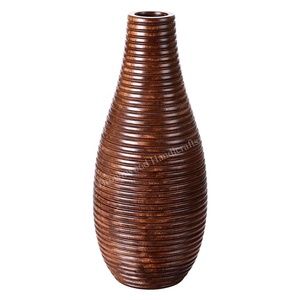 Sculpture à la main sur mesure Vase à fleurs en bois naturel pour la décoration de la maison Vase en bois sculpté décor intérieur vase en bois à vendre - Product Image 1