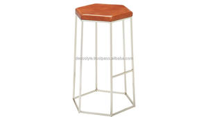 Chaise de <span class=keywords><strong>bar</strong></span> en cuir argenté pour s'asseoir tabourets élégants poufs en cuir et fil de fer tabouret pour <span class=keywords><strong>bar</strong></span> restaurant