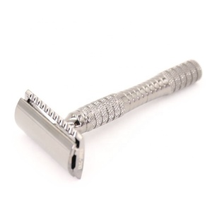<span class=keywords><strong>Rasoir</strong></span> de sécurité en laiton à double tranchant en métal <span class=keywords><strong>traditionnel</strong></span> moleté YAQI pour hommes - Product Image 2