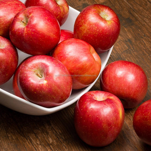 Manzanas Rojas Fuji Frescas 2021, Grado AA, Tamaño 100cm, 10kg, Sudáfrica - Product Image 1