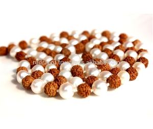 สร้อยมาลาโบฮีเมียนประดับมุกเรดราคชา 108 เม็ด พร้อมพู่ไหม ขนาด 8 มม. ประดับด้วยพลอยรูดราและมุกน้ำจืดธรรมชาติ สำหรับทุกเพศ - Product Image 2