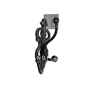 Décoration murale Style moderne suspendu Qualité solide Aluminium Métal Finition antique Crochet mural Design créatif Utilisation de crochet mural - Product Image 1