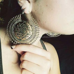 Pendientes de joyería delicada de latón de aro de diseño de alta calidad al por mayor - Product Image 2