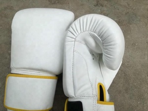 Gants de boxe en cuir de vache personnalisés avec sangle de poignet, entraînement Sanda, fermeture à crochets et boucles - Product Image 5